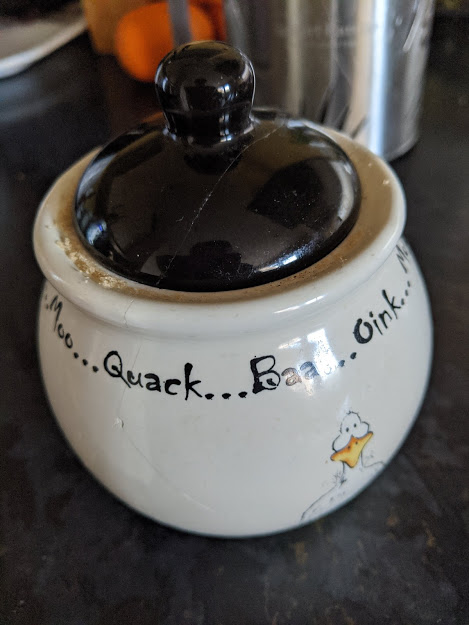 sugar pot